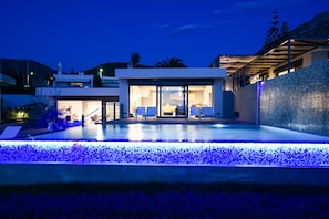 Utomhuspool