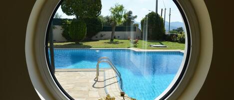 Außenpool, Liegestühle