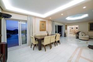 Villa | Restauration dans la chambre