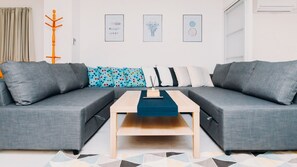 Apartment | Living area | Flat-screen TV - Higobashi AFP Luxury Apartment (Osaka)