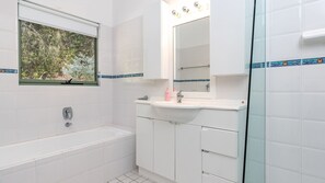 Badewanne, Haartrockner