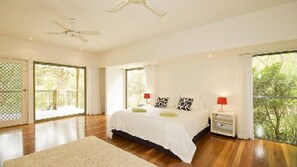 4 habitaciones, tabla de planchar con plancha y wifi 