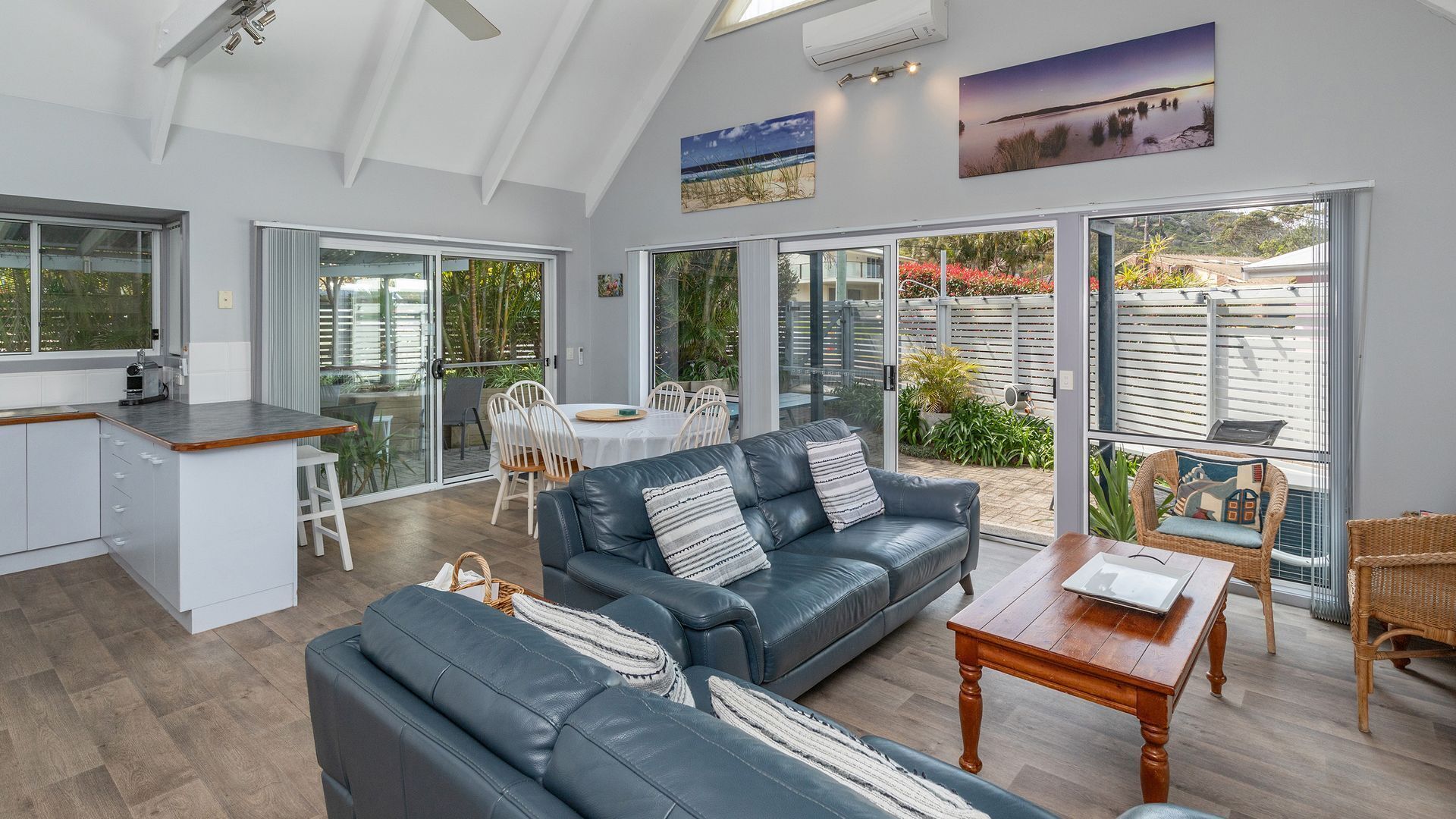 تلفزيون، مشغل دي في دي، ستيريو