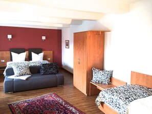 Family Suite | Minibar, soundproofing, iron/ironing board, rollaway beds