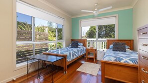 3 bedrooms, iron/ironing board, wheelchair access