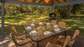 Outdoor dining - Boomerang Hideaway -  at Tranquil acreage (Boomerang Beach)