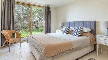 2 bedrooms, iron/ironing board, Internet