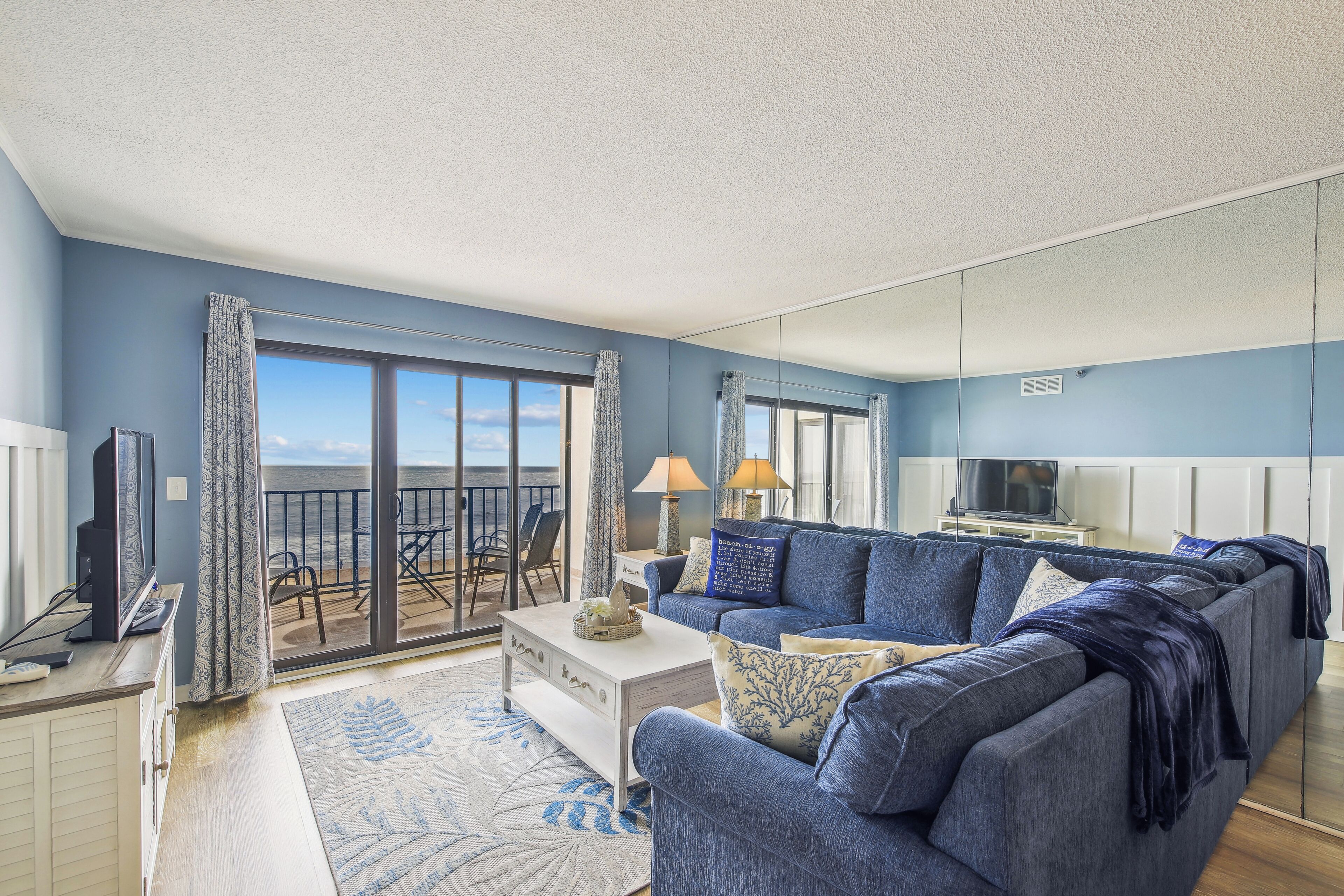 Televisión y reproductor de DVD 