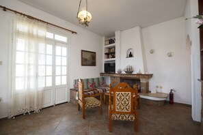 Casa tradicional, vista al mar | Servicio a la habitación