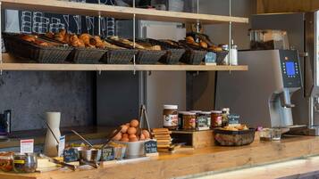 Daily buffet breakfast (EUR 9.90 per person)