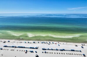 On the beach - Beautiful balcony views! Book Spring 2026 Now! (Panama City Beach)