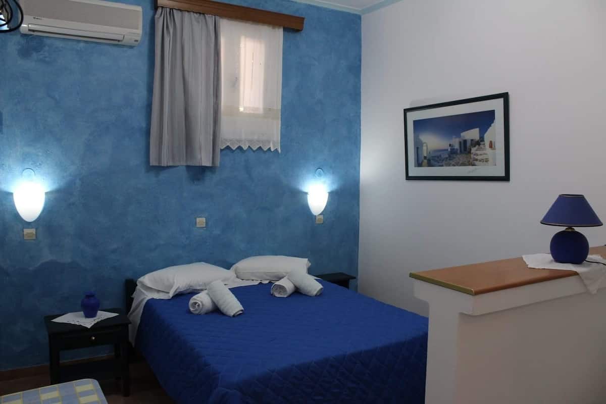 Habitación doble económica | 1 habitación, caja de seguridad en la habitación y insonorización