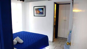 Double Room | In-room safe, soundproofing, iron/ironing board (on request) - The Greek Islands (Santorini)