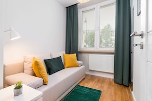 2 bedrooms, hypo-allergenic bedding, individually decorated