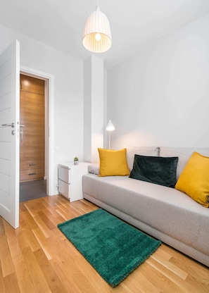 2 bedrooms, hypo-allergenic bedding, individually decorated