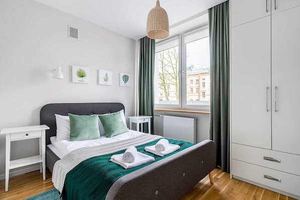 Superior-Apartment | 2 Schlafzimmer, Allergikerbettwaren, individuell dekoriert