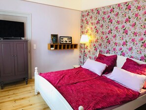 1 bedroom, iron/ironing board, travel crib, free WiFi