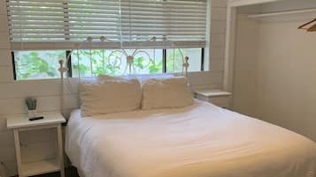 3 bedrooms, desk, iron/ironing board, WiFi
