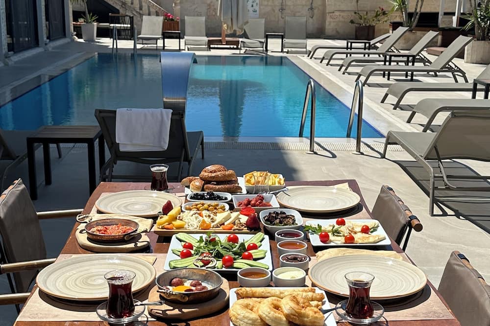 Enki Royal Cesme Hotel