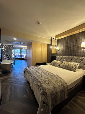 Gold Suit | 免費迷你吧物品、客房內保險箱、書桌、遮光布/窗簾