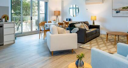 SALT 7 Spacious Luxury in Sorrento walk to the beach