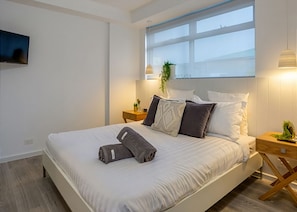 1 bedroom, iron/ironing board, WiFi, bed sheets - SALT 7 Beachside Sorrento Luxury (Sorrento)