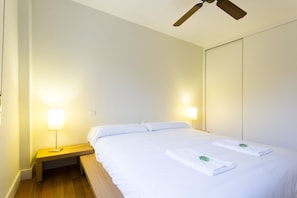 3 dormitorios, tabla de planchar con plancha, wifi gratis y ropa de cama
