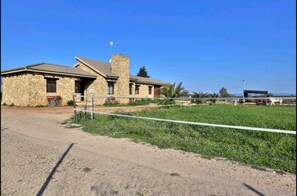 Front of property - Casa Rural Ecuestre (Fuente Palmera)
