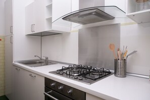 Fridge, oven, dishwasher - VILLA DEL MARE - Numana, wonderful villa 100mt from the sea (Numana)