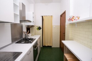 Fridge, oven, dishwasher - VILLA DEL MARE - Numana, wonderful villa 100mt from the sea (Numana)