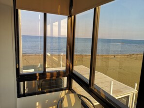 Lägenhet - 1 queensize-säng - utsikt mot stranden | Balkongutsikt