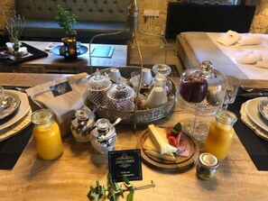 Café da manhã continental grátis todos os dias