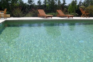 Piscine extérieure (ouverte en saison)