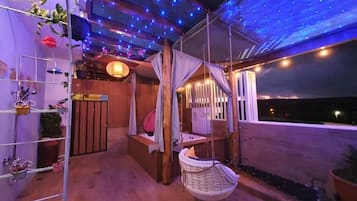 Standard Double Room, Lanai | Terrace/patio