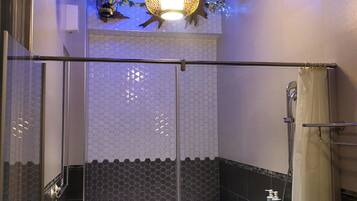 Family Room | Jetted tub