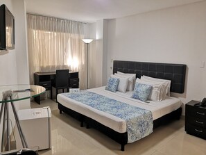 Double Room | Desk, free WiFi, bed sheets - Hotel Santa Cecilia Cali (Cali)