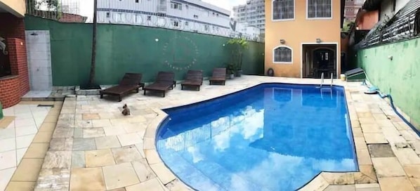 Outdoor pool - Praia Grande - Vila Caiçara 4-bedroom house with pool and barbecue - (Praia Grande)