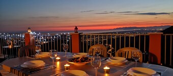 Casa con terraza panorámica y vista al mar en un pueblo antiguo (hasta 8 personas)