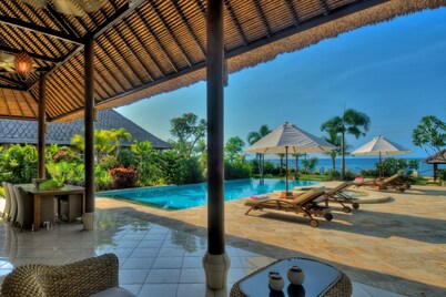 Beachvilla, 2/8 PRs. cooking incl. private pool, jacuzzi, massage available 