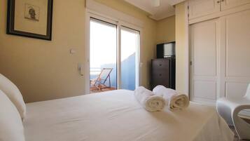 2 bedrooms, bed sheets