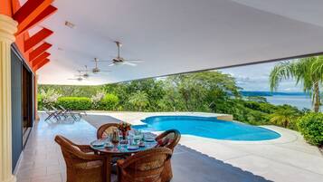 Deluxe Villa | Premium bedding, in-room safe, free WiFi, bed sheets