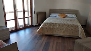 2 Schlafzimmer, Bügeleisen/Bügelbrett, kostenloses WLAN, Bettwäsche