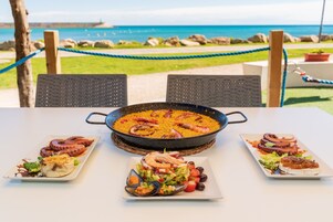 Dinner served, vegan cuisine, beach views 