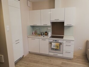 Kühlschrank, Geschirrspüler