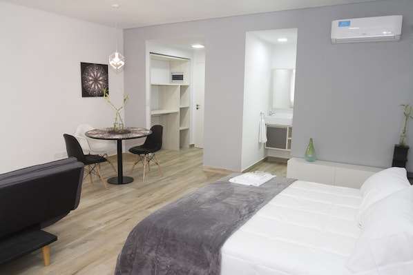 舒適公寓 | 高級寢具、客房內保險箱、遮光布/窗簾、免費無線上網