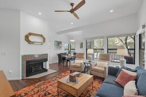 TV, fireplace