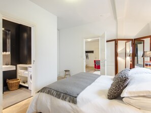 1 室のベッドルーム、アイロン / アイロン台、旅行用ベビーベッド、WiFi (無料)