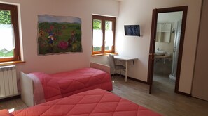 Triple Room, Multiple Beds | In-room safe, desk, free WiFi, bed sheets - B&B Lo Slittone (Abetone Cutigliano)
