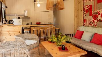 Design Apartment | Private kitchen | Full-size fridge, microwave, oven, stovetop
