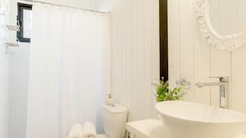 Design Apartment | Bathroom | Shower, rainfall showerhead, hair dryer, bidet